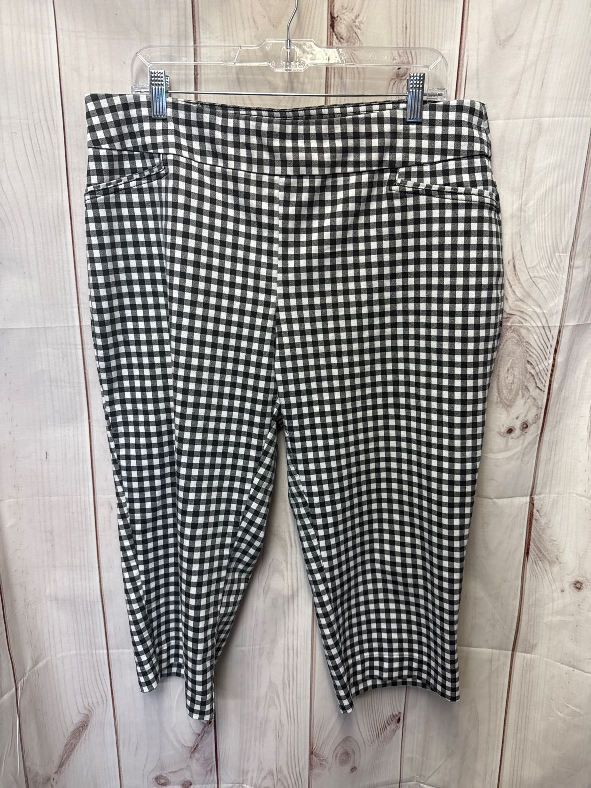 Croft & Barrow Women's Size 16 Black & White Capris