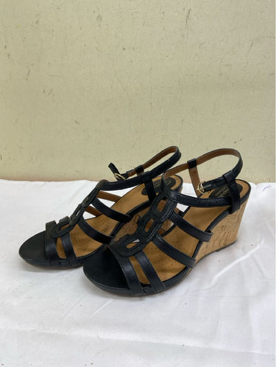 Clarks Women's Size 8 Black Sandals