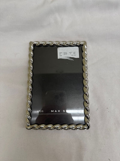 Max Studio 4x6 Silver Frame