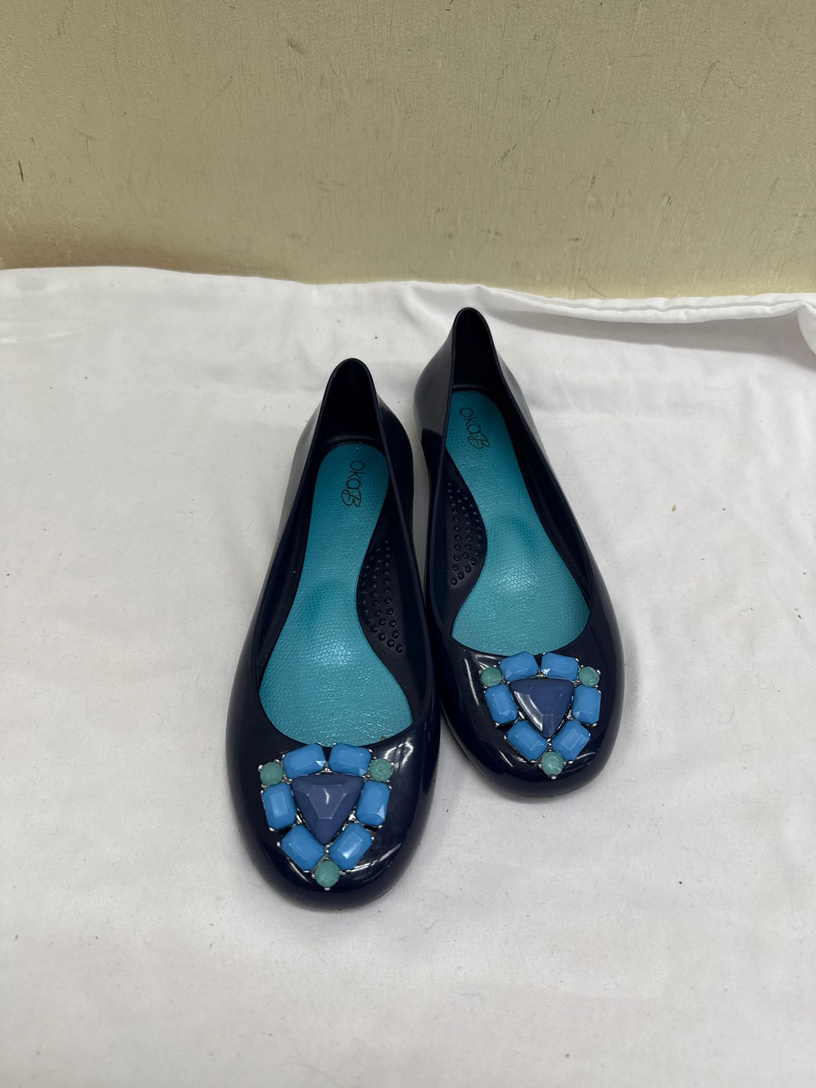 Oka b Women's Size 6 Navy Flats Shoes