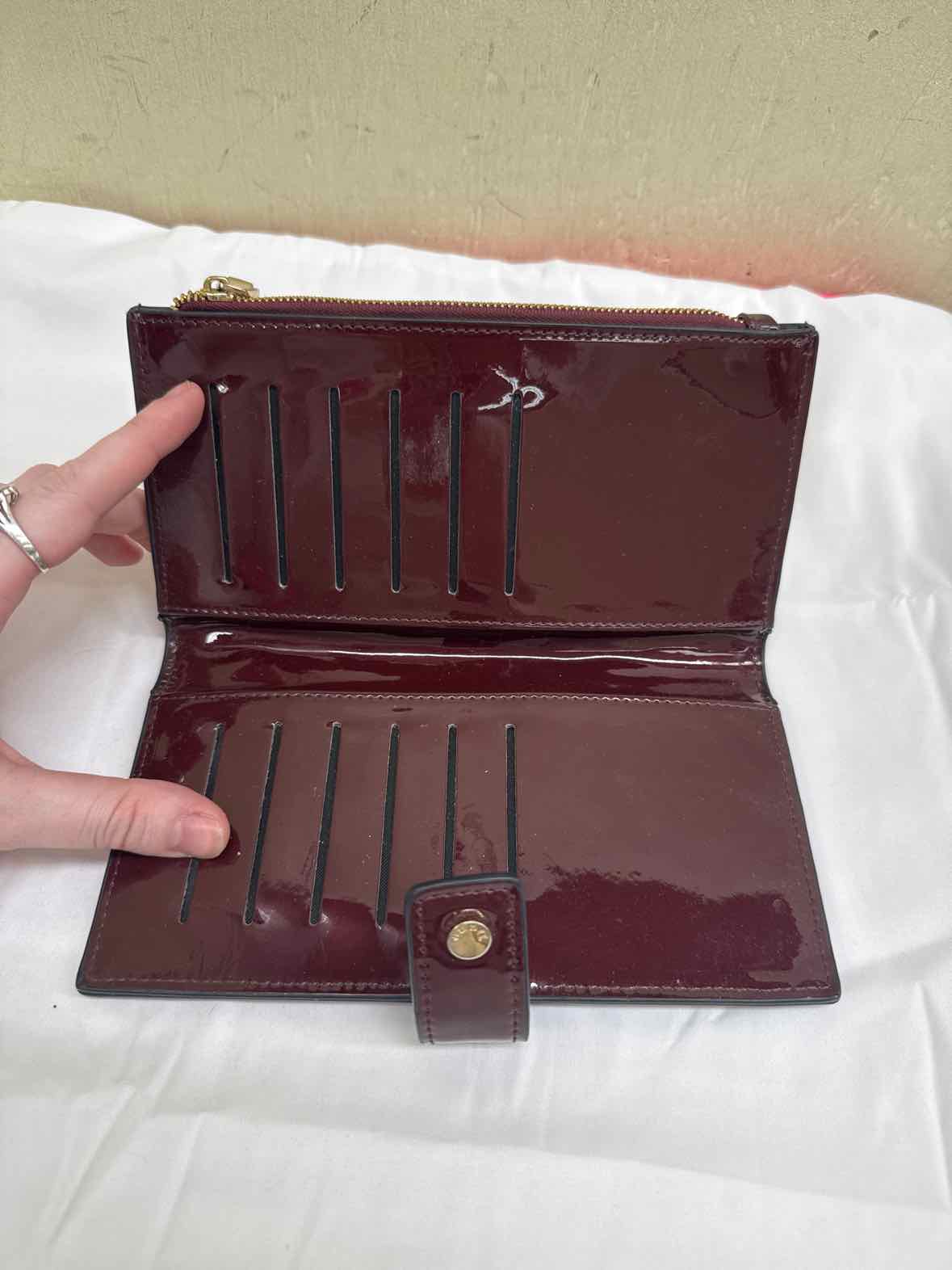 Dune Red Wallet – Off The Rack