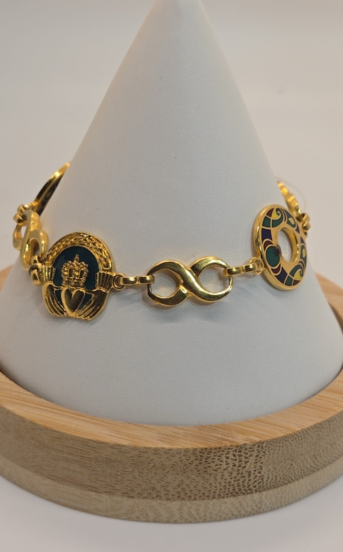 Claddagh Irish Green & Gold 7-1/2" Bracelet