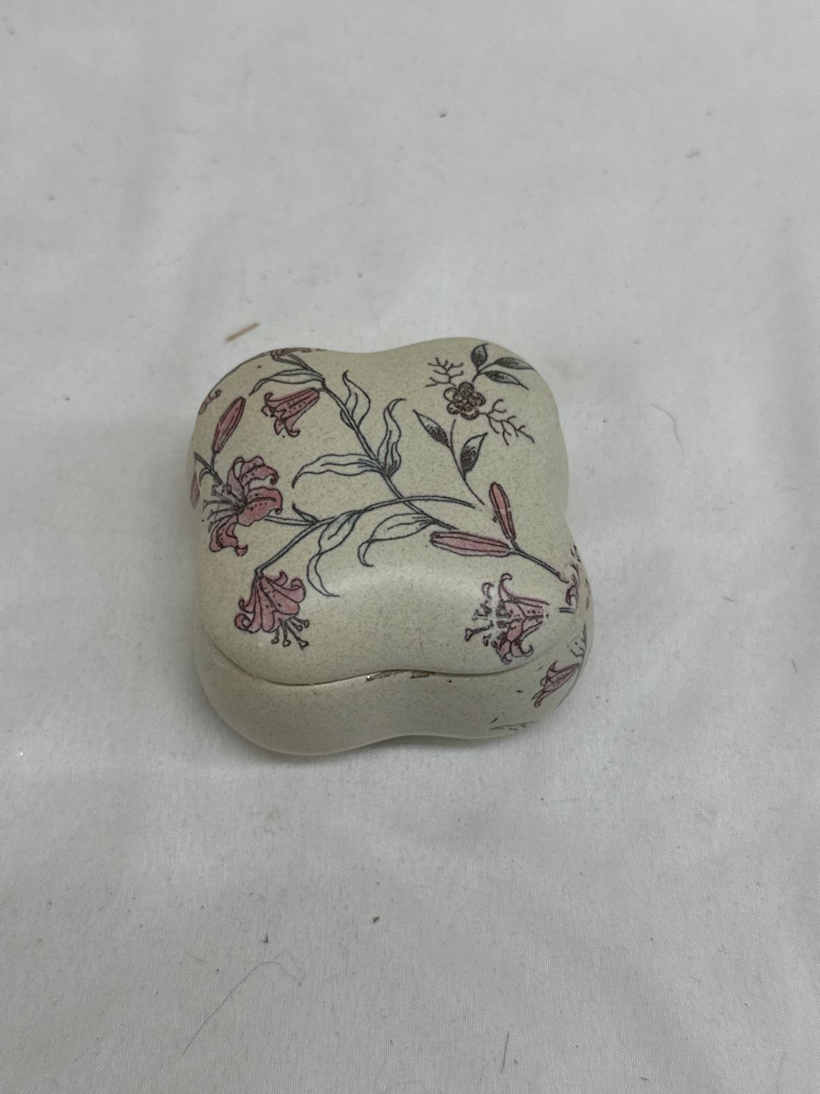 Counter Point SF Antique Bouquet Ceramic Trinket Box