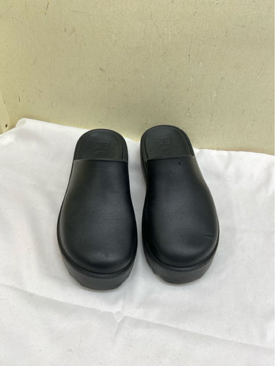 Roxy Women's Size 7 Black Clogs Shoes