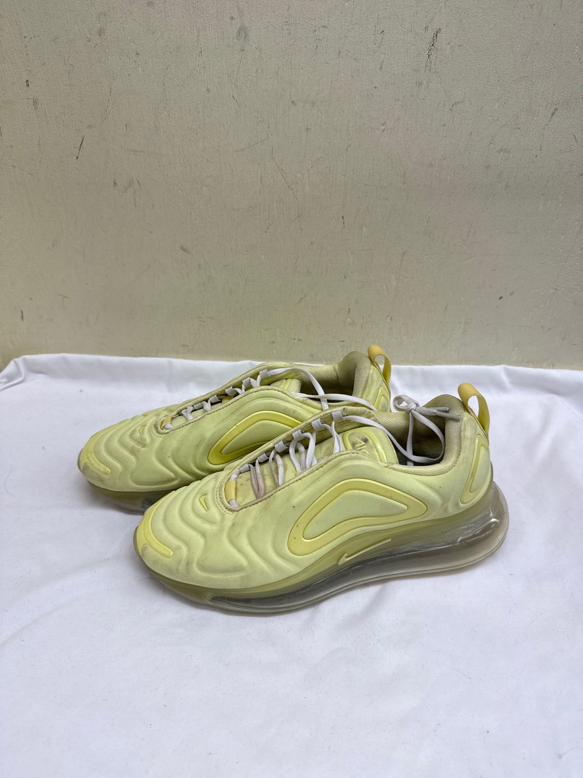 Nike Air Max 270 Women's Size 6-1/2 Yellow Sneakers Shoes AS IS - stains