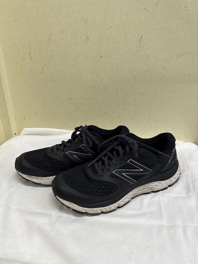New Balance Men's Size 9-1/2 Black Sneakers