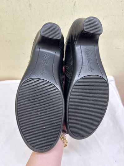 Clarks Women's Size 10 Black Boots Shoes
