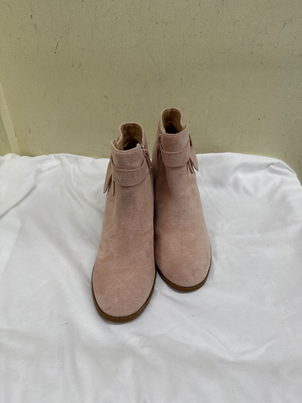 Women's Size 8 Pink Boots Shoes