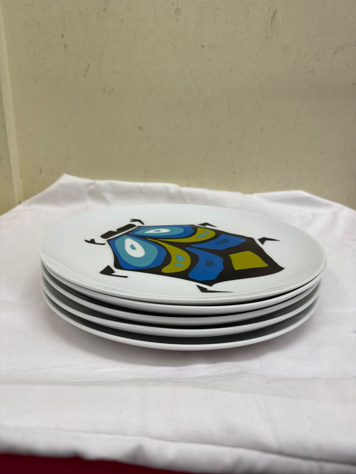 5PCS Crate & Barrel Plates