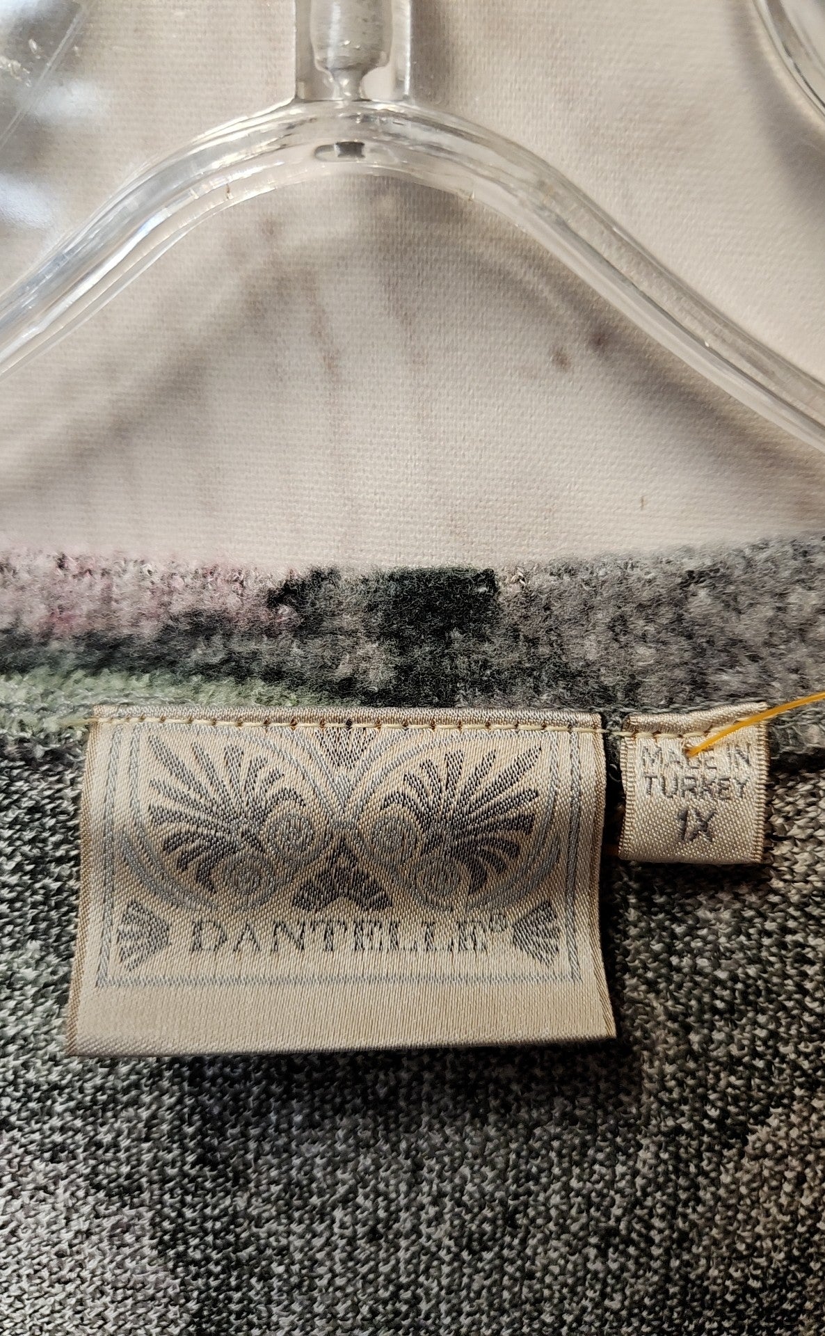 Dantelle Women's Size 1X Gray & Pink Floral 3/4 Sleeve Top