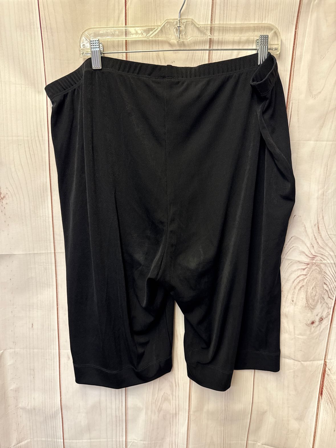 Chico's Travelers Women's Size 4 = US20/22 Black Skorts