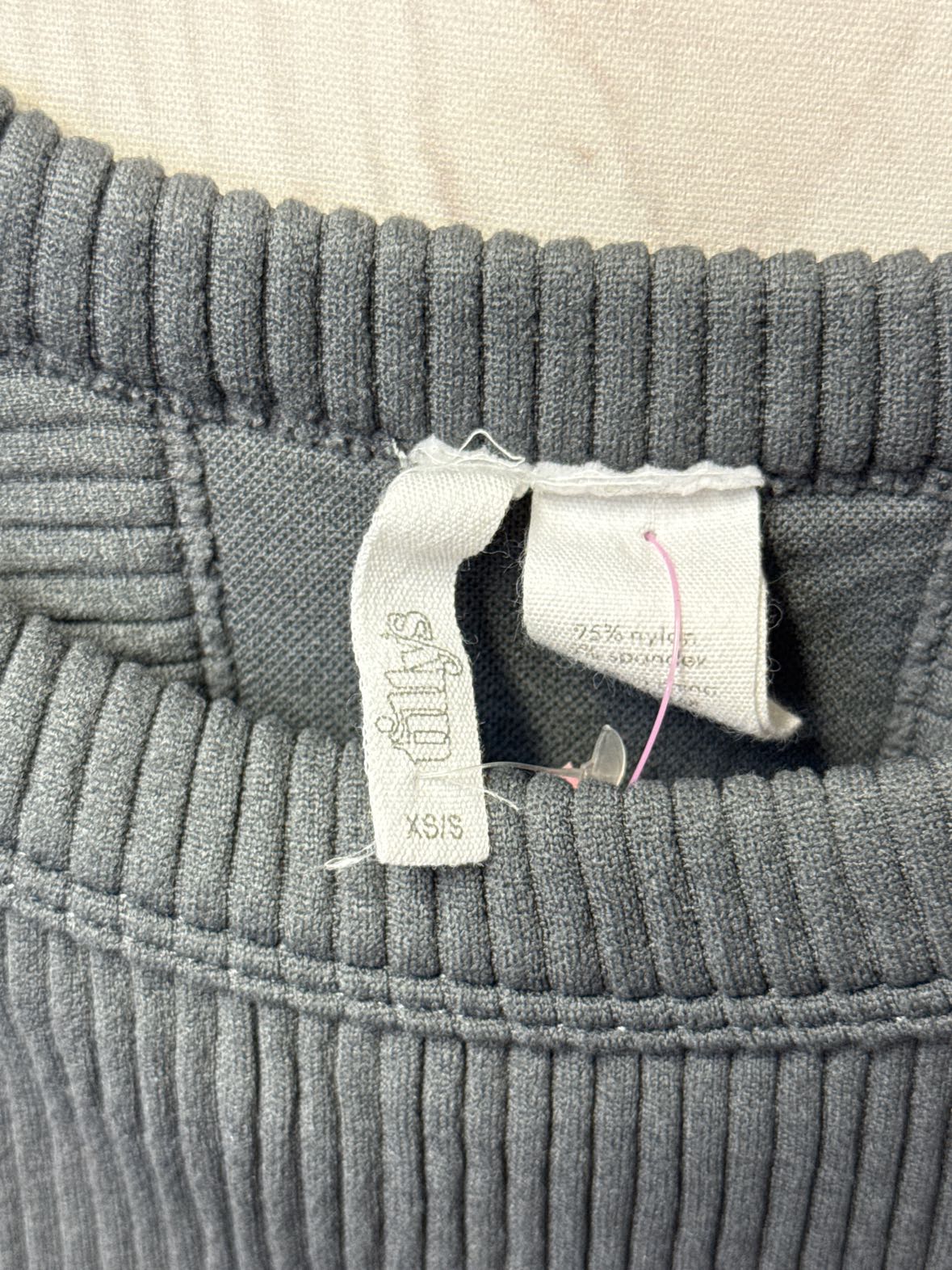 Tilly's Women's Size XS/S Gray Sleeveless Top