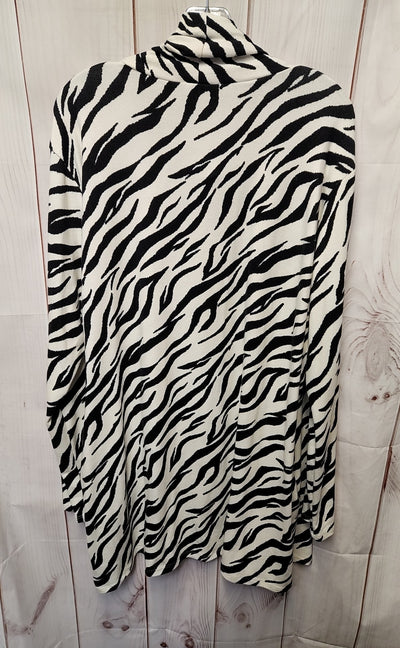 Mint Plus Pink Women's Size XL White & Black Animal Print Cardigan