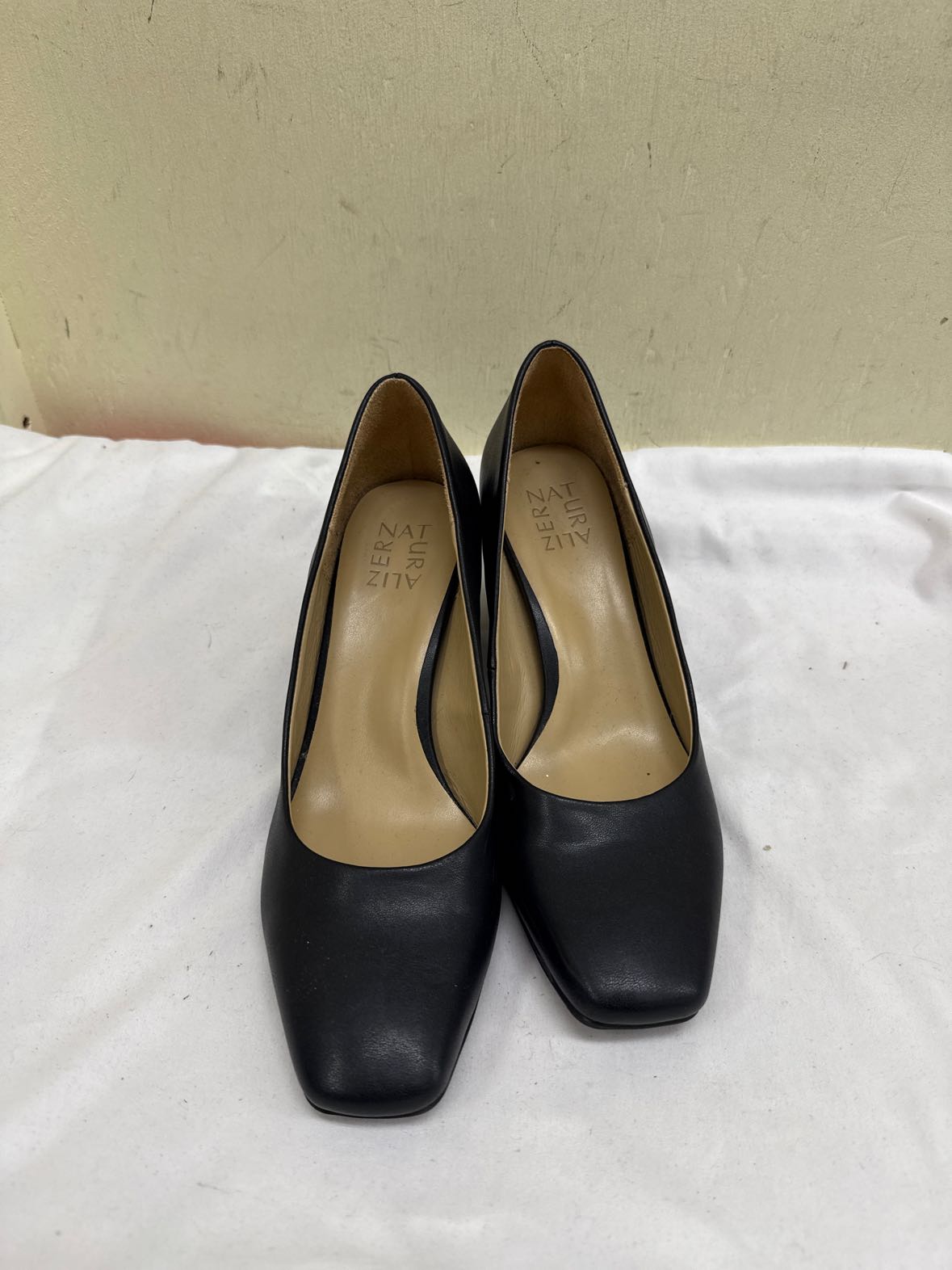 Naturalizer Women's Size 9 Black Pumps Shoes