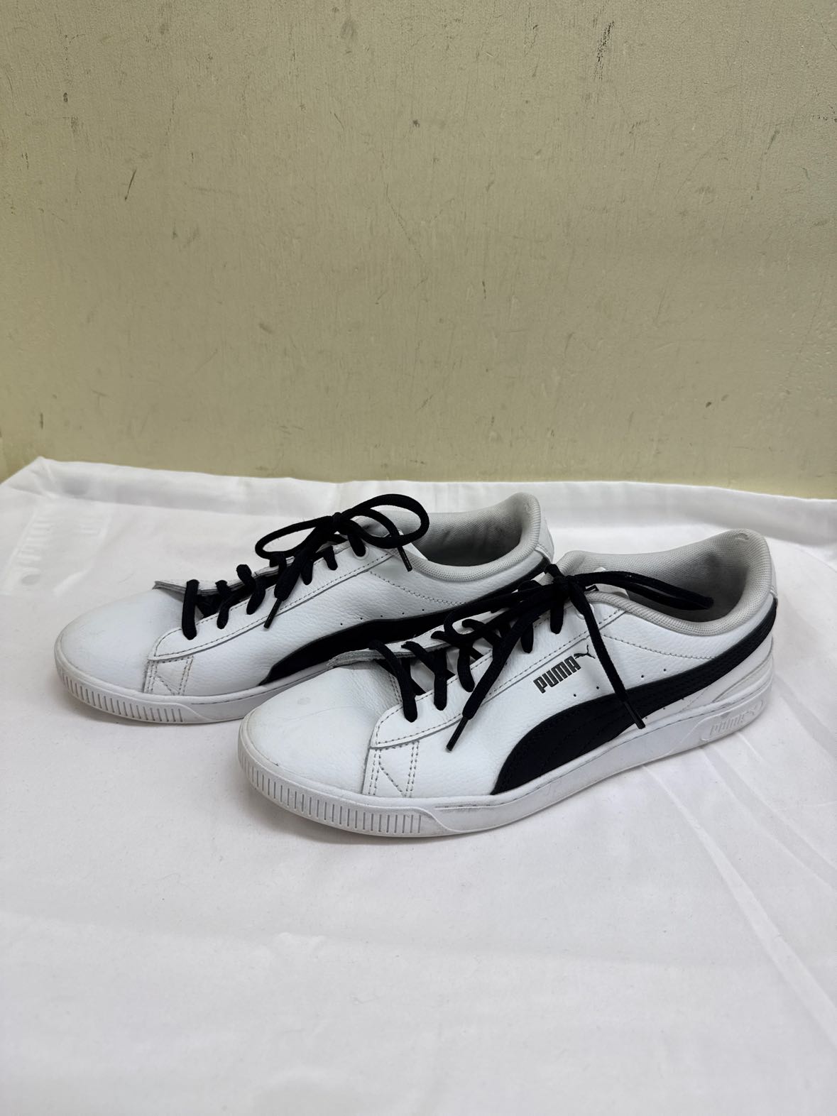 Puma Women's Size 8-1/2 White Sneakers