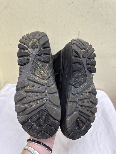 Kamik Boy's Size 5 Black Boots
