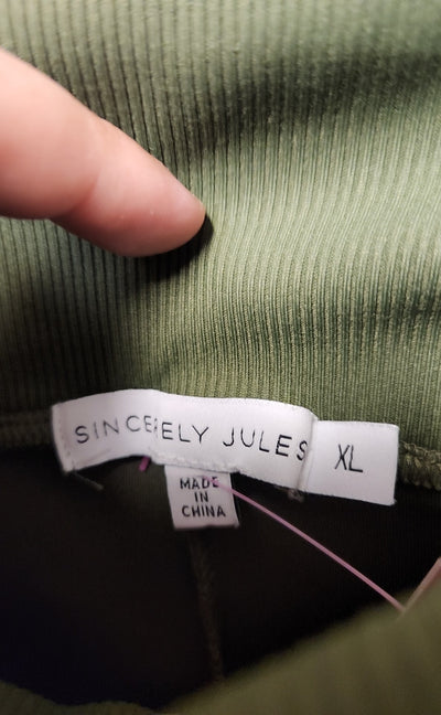 SincerelyJules Women's Size XL Green Skorts
