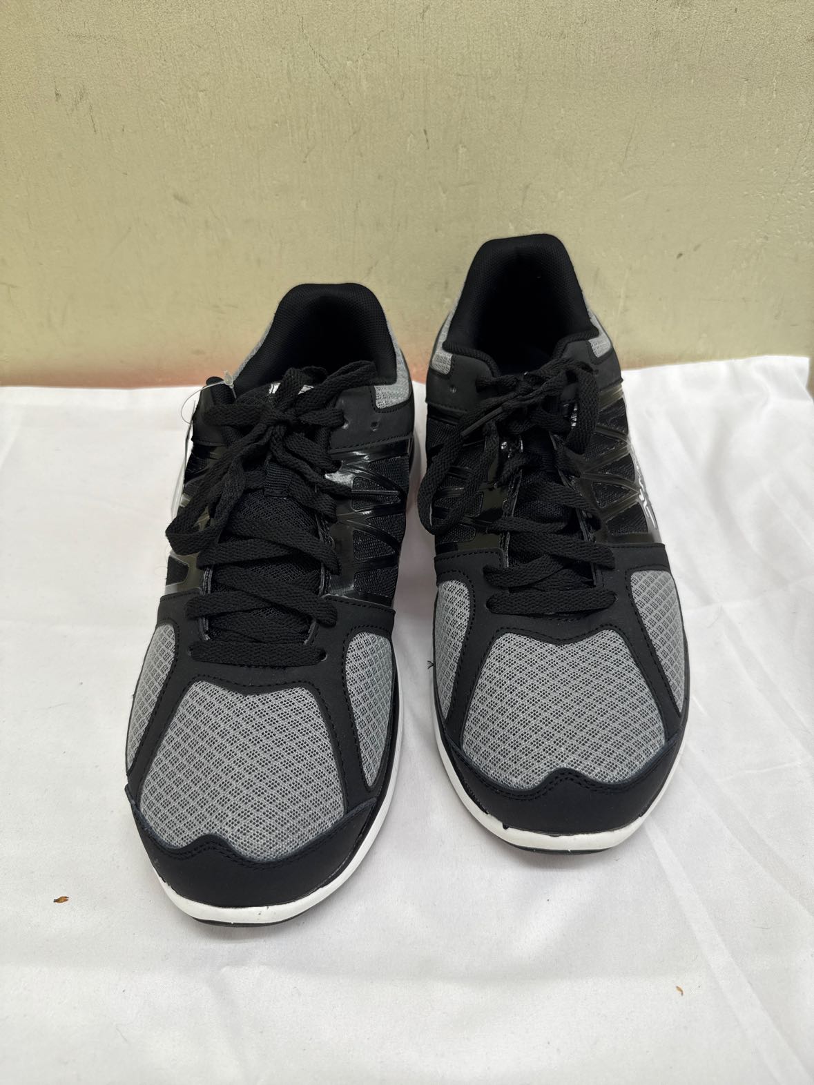NWT HyLan iRunner Chaplin Men's Size 11-1/2 X-Wide Black Sneaker