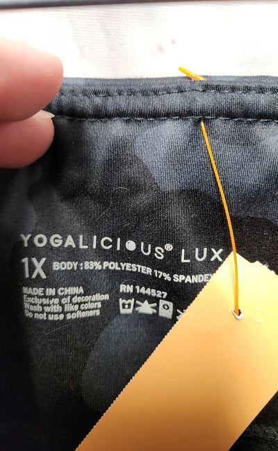 Yogalicious Women's Size 1X Black Camo Leggings