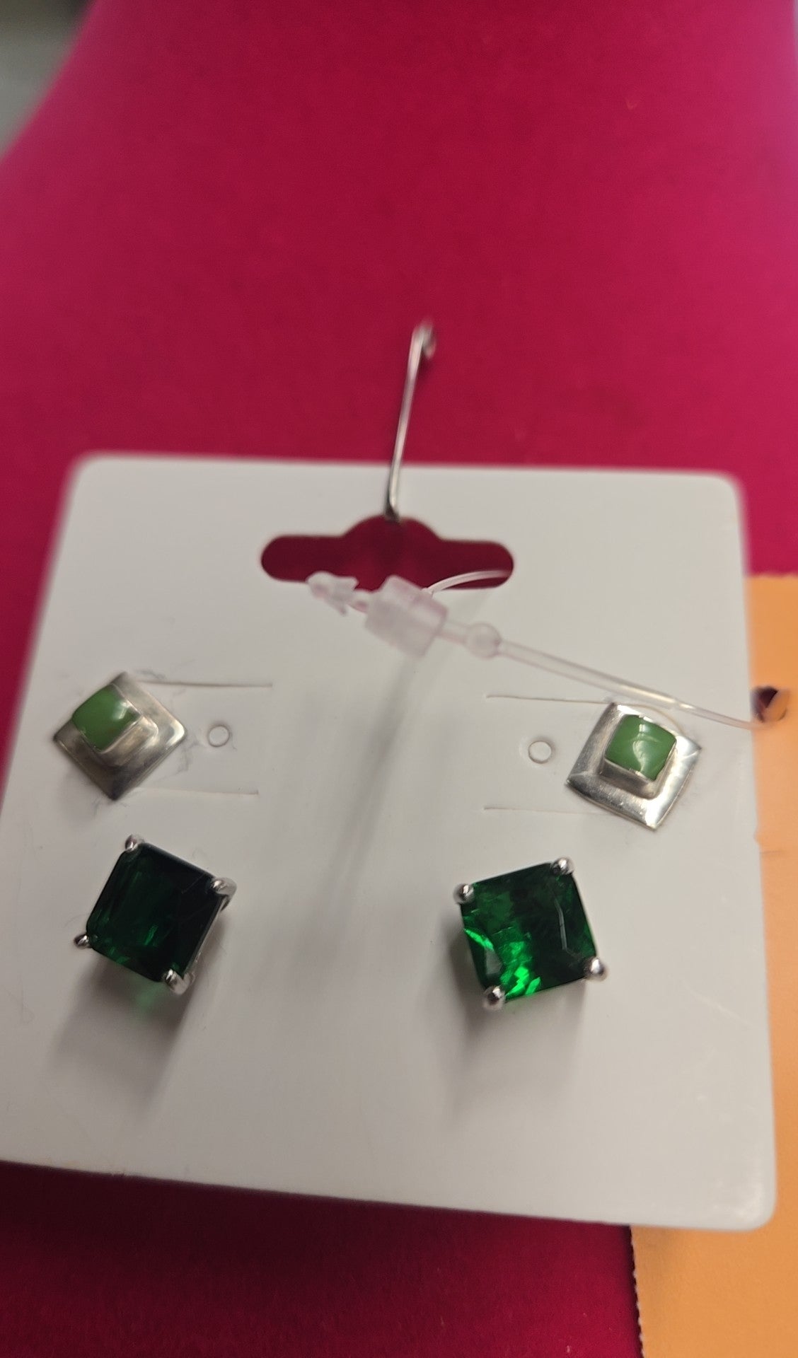2PCS Green Stone Earrings