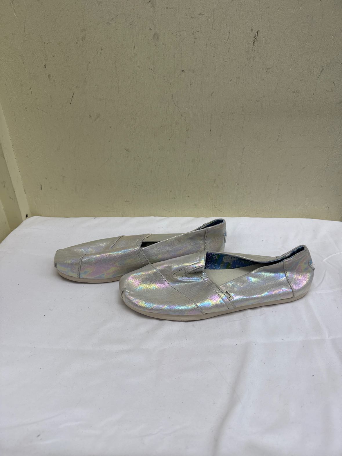 Toms Women's Size 8-1/2 Iridescent Flats