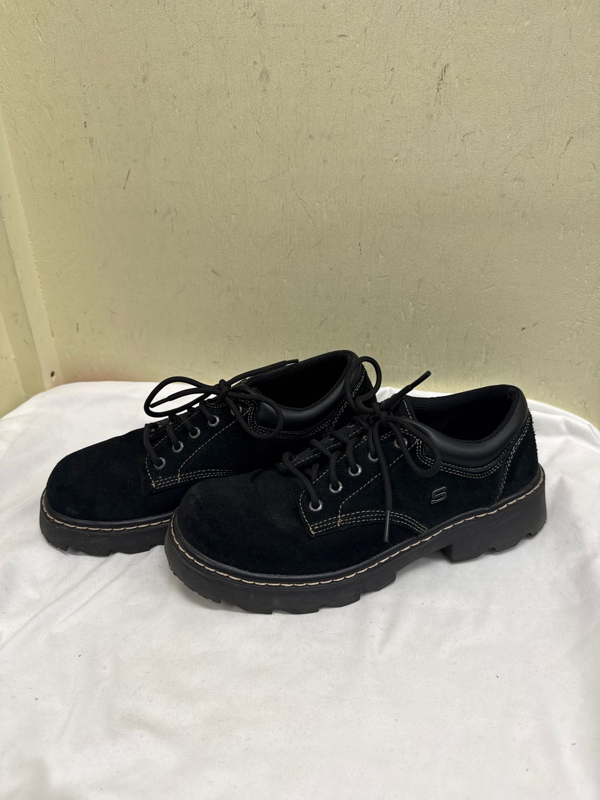 Skechers Women's Size 11 Black Sneakers Shoes