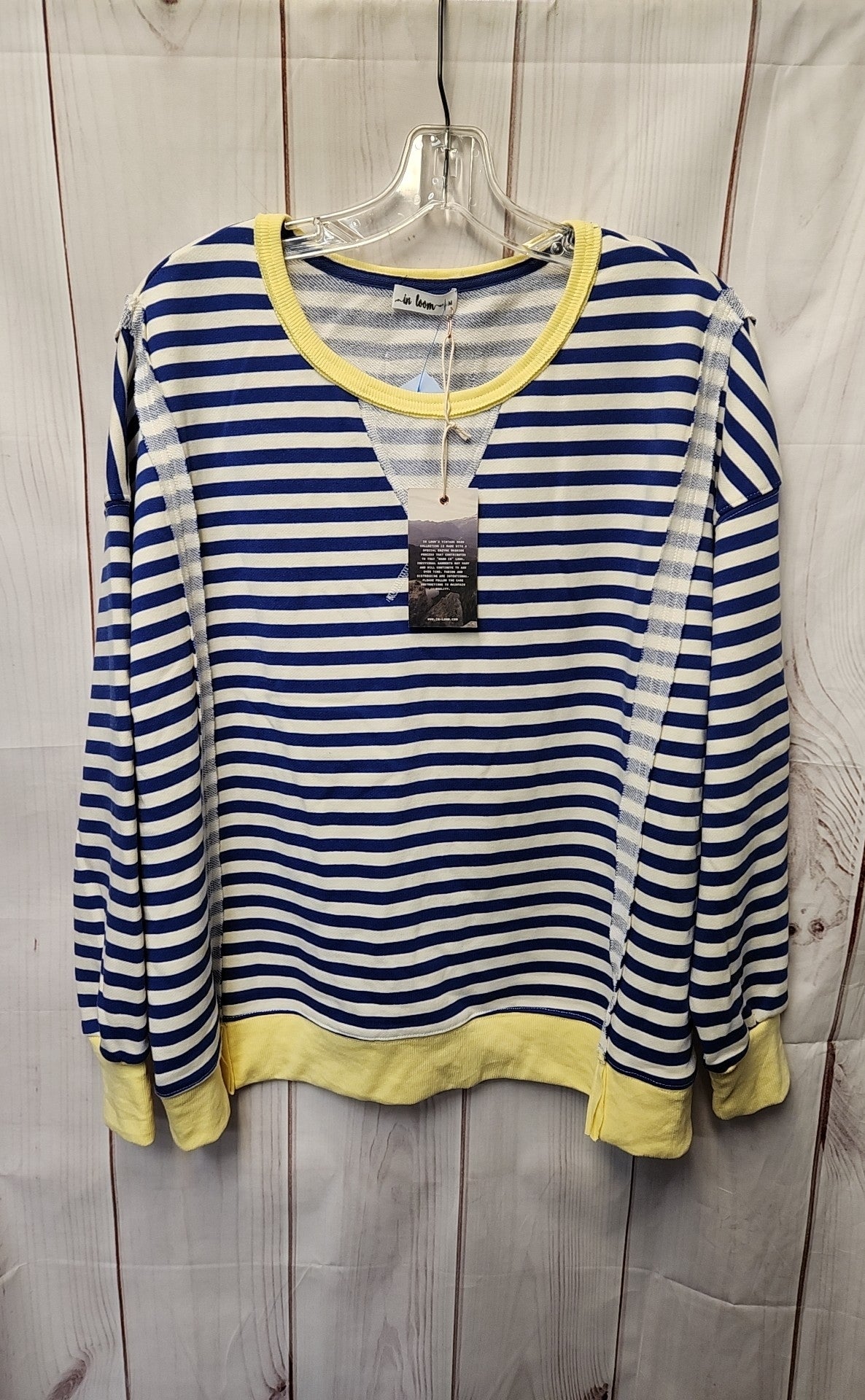 NWT In Loom Women's Size M White & Blue Sweatshirt