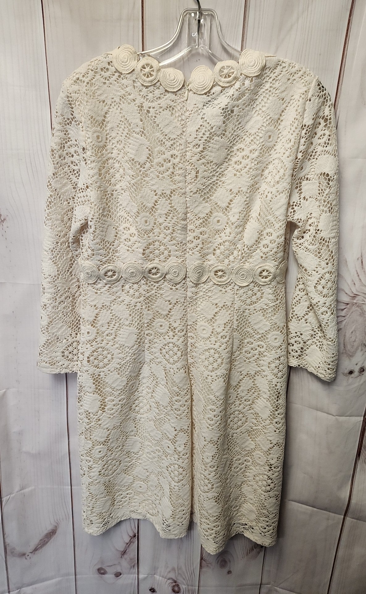 Muse Women's Size 6 White Dress