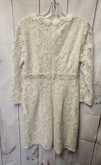 Muse Women's Size 6 White Dress