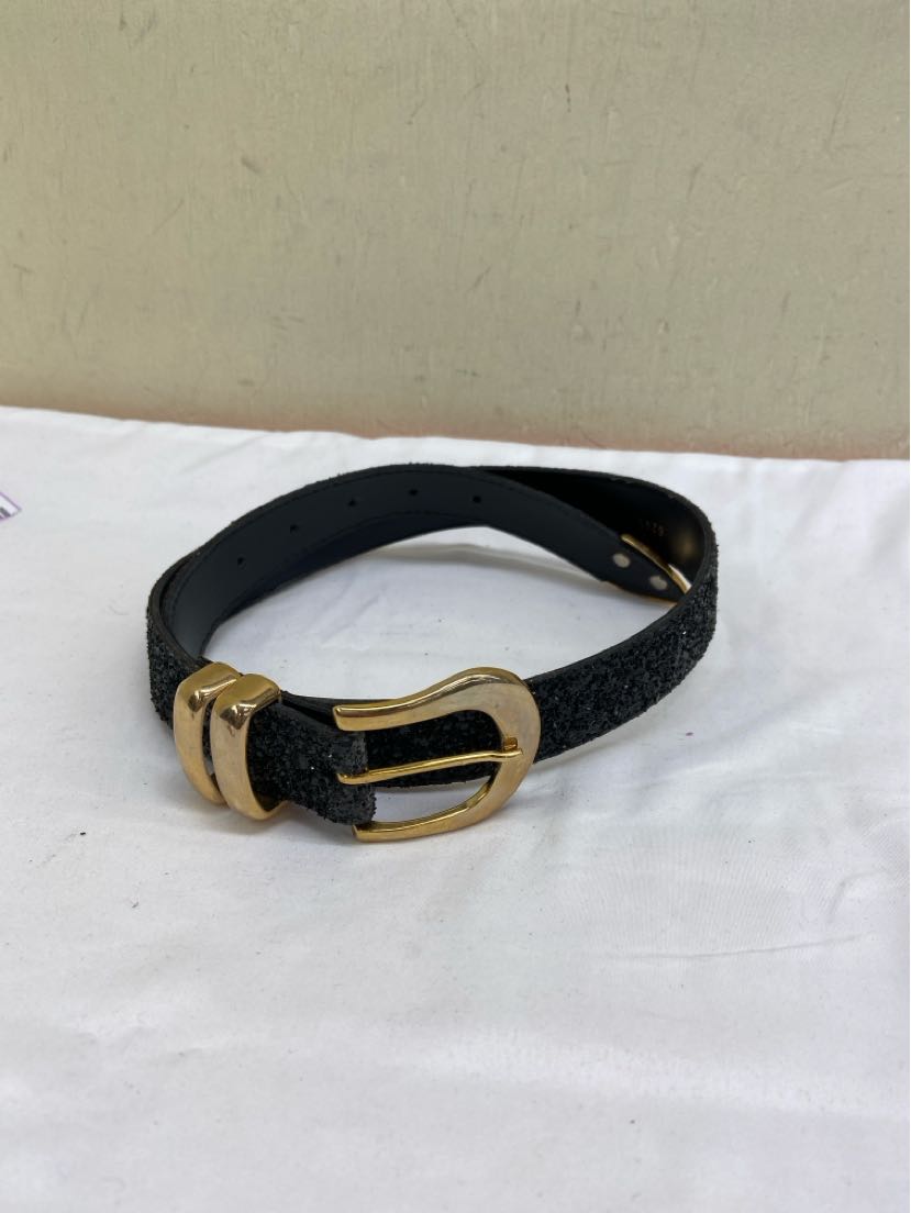 A. Brod Size M Black Belt