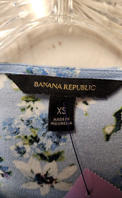 Banana Republic Women's Size XS Blue Floral Short Sleeve Top