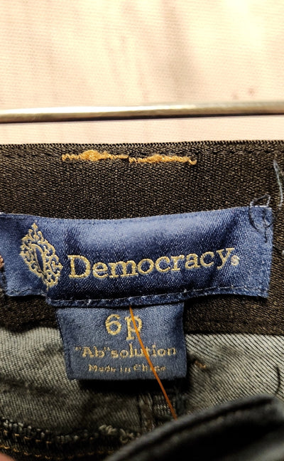 Democracy Women's Size 28 (5-6) Petite Blue Jeans