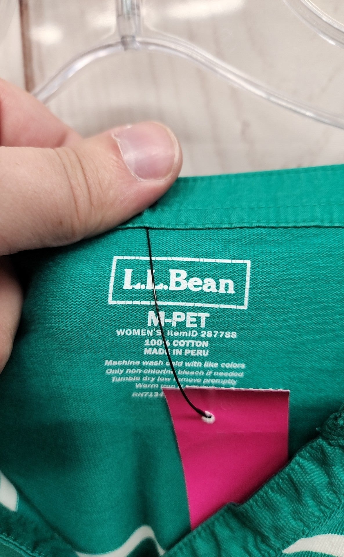 LL Bean Women's Size M Petite Green 3/4 Sleeve Top