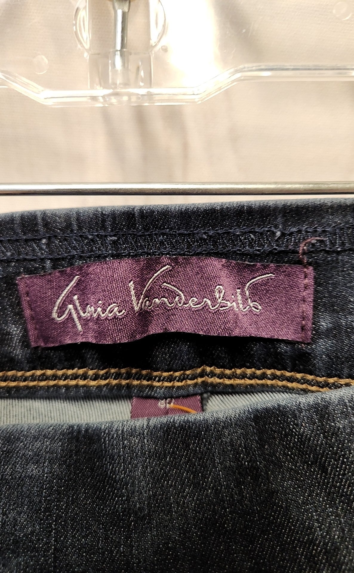 Gloria Vanderbilt Women's Size 29 (7-8) Petite Blue Jeans