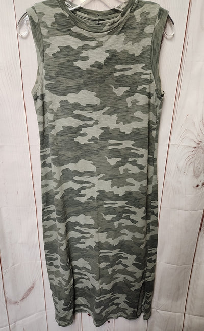 Universal Thread Women's Size XS Green Camo Dress