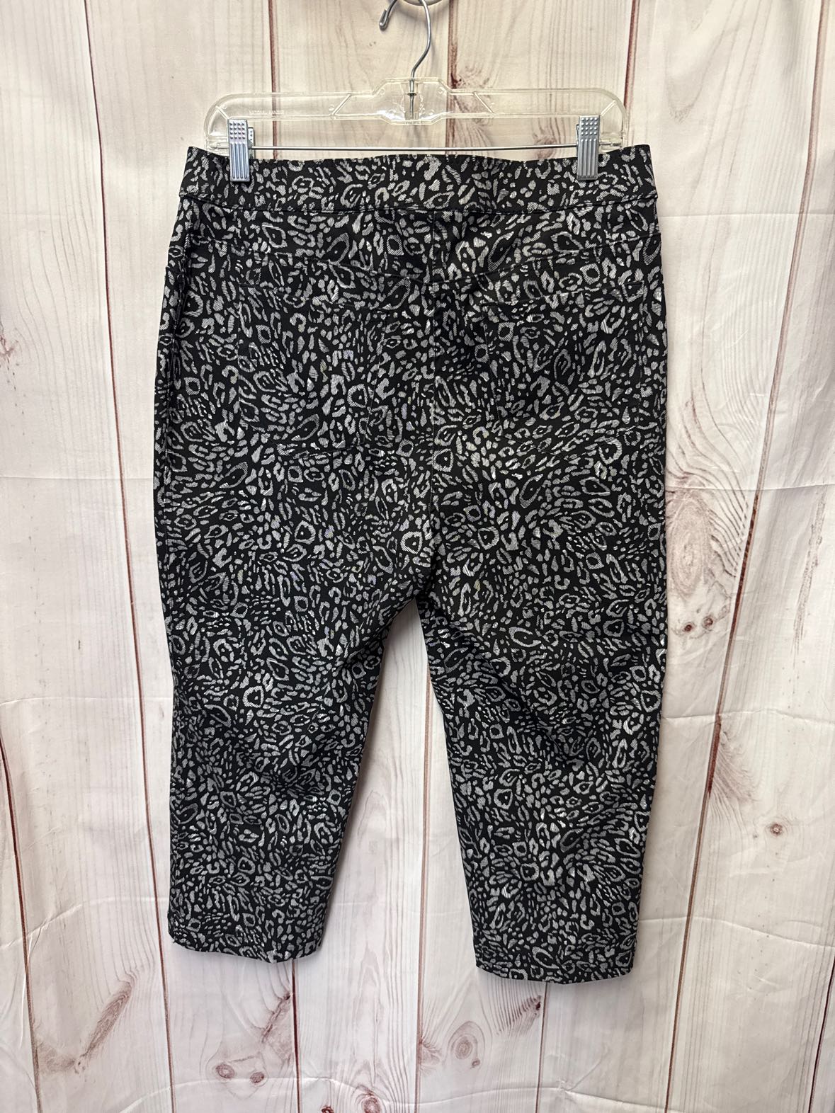 Chico's Women's Size 1.5 = US 10 Black Animal Print Capris