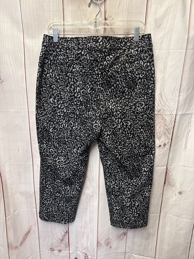 Chico's Women's Size 1.5 = US 10 Black Animal Print Capris