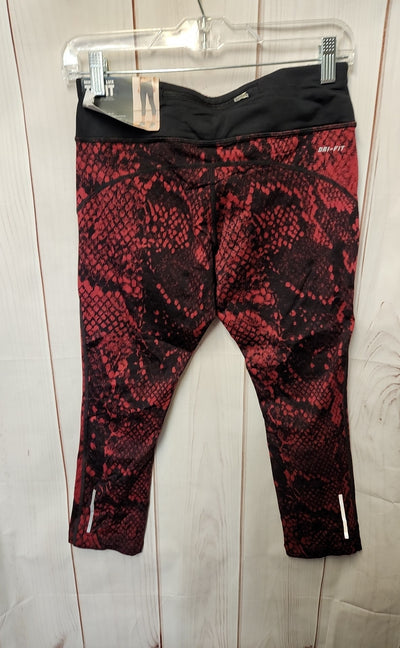 NWT Nike Women's Size M Red Active Capris