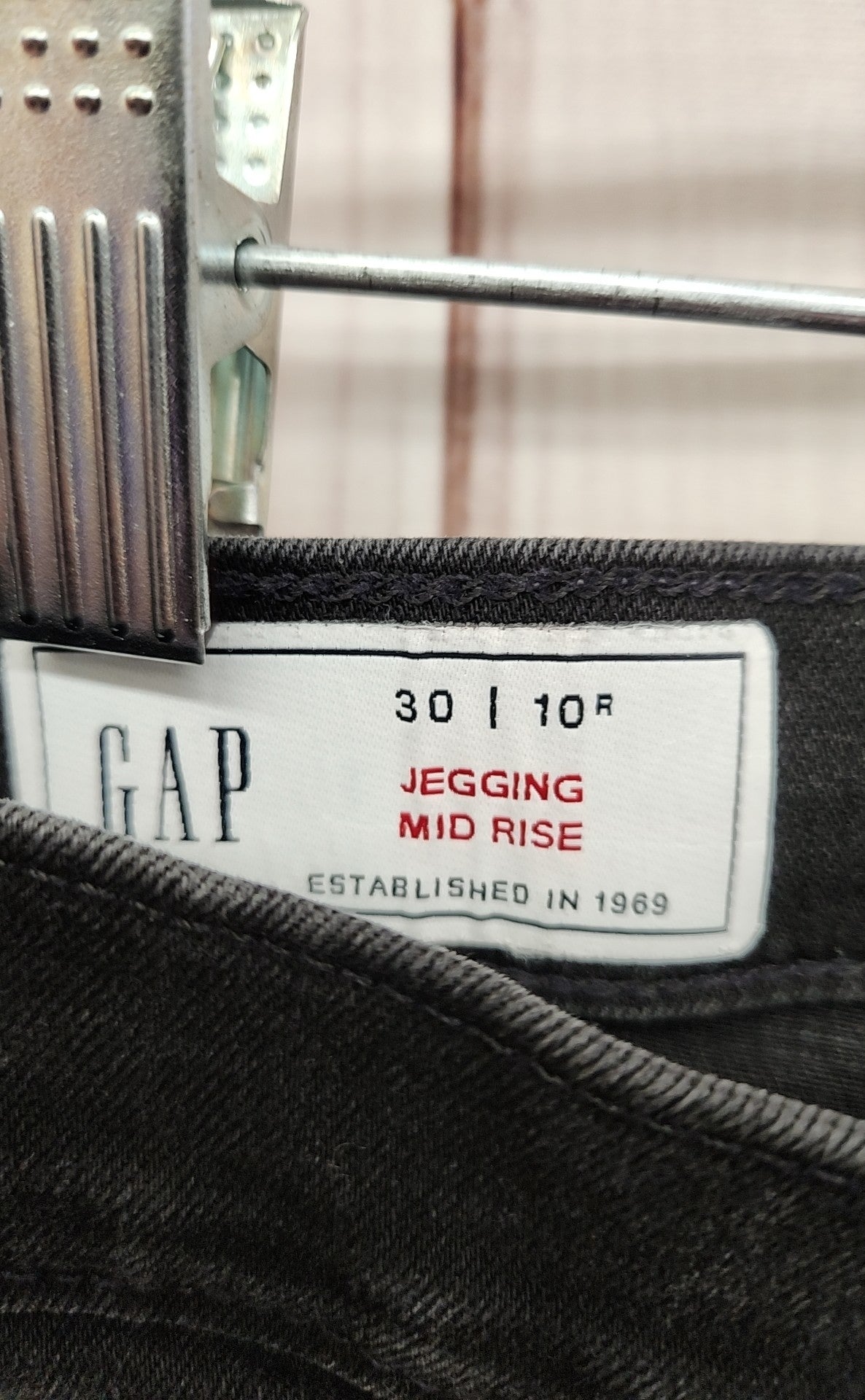 Gap Women's Size 30 (9-10) Jegging Mid Rise Black Jeans