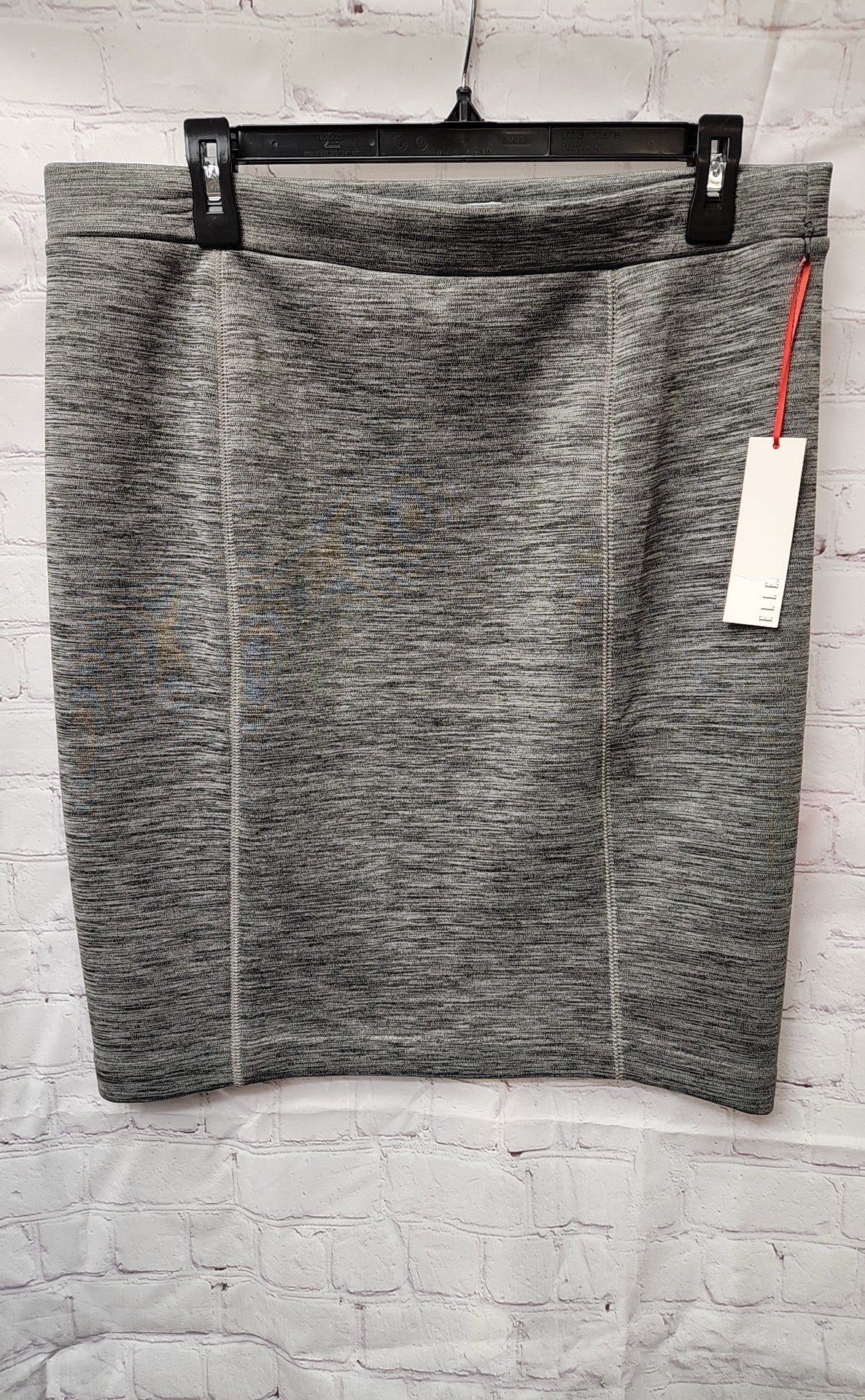 NWT Elle Women's Size L Gray Skirt
