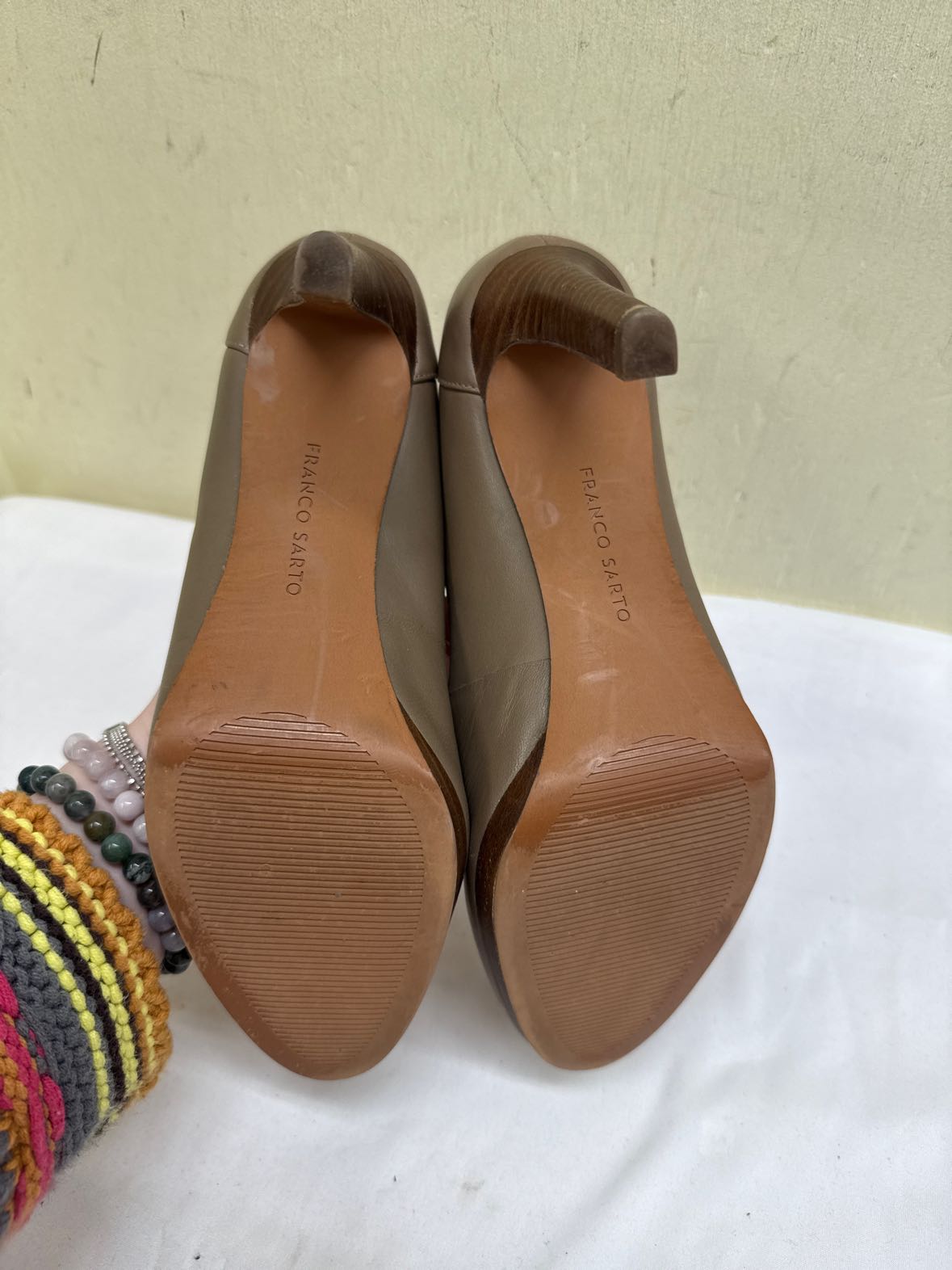 Franco Sarto Women's Size 7-1/2 Taupe Pumps