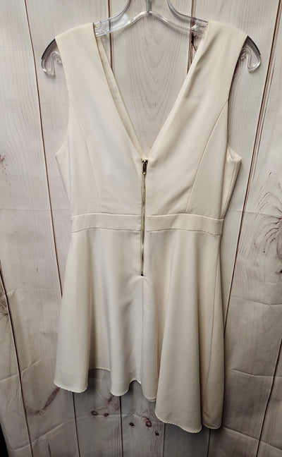 Adelyn Rae Women's Size M White Dress