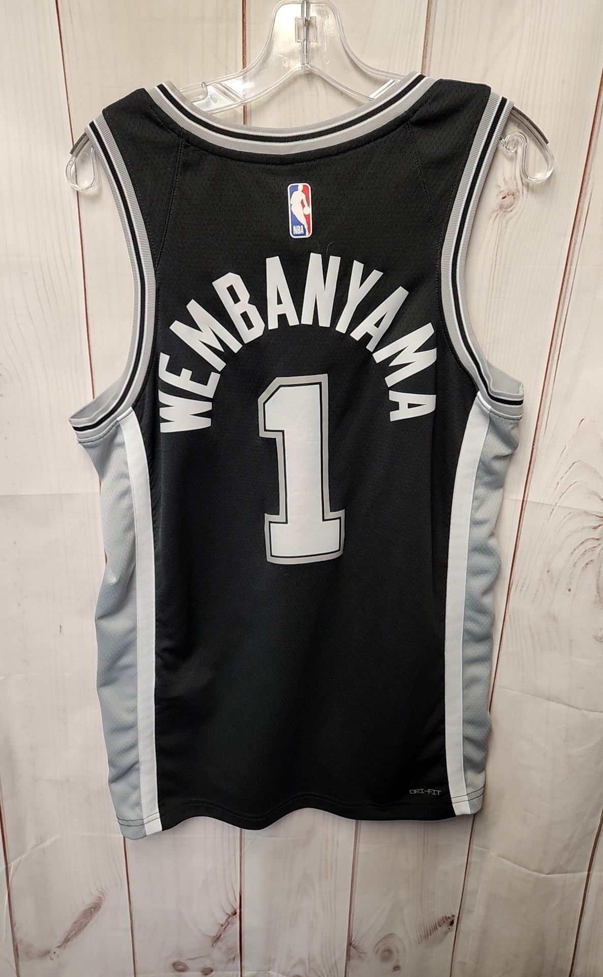 Spurs Nike Men's Size M Black Shirt