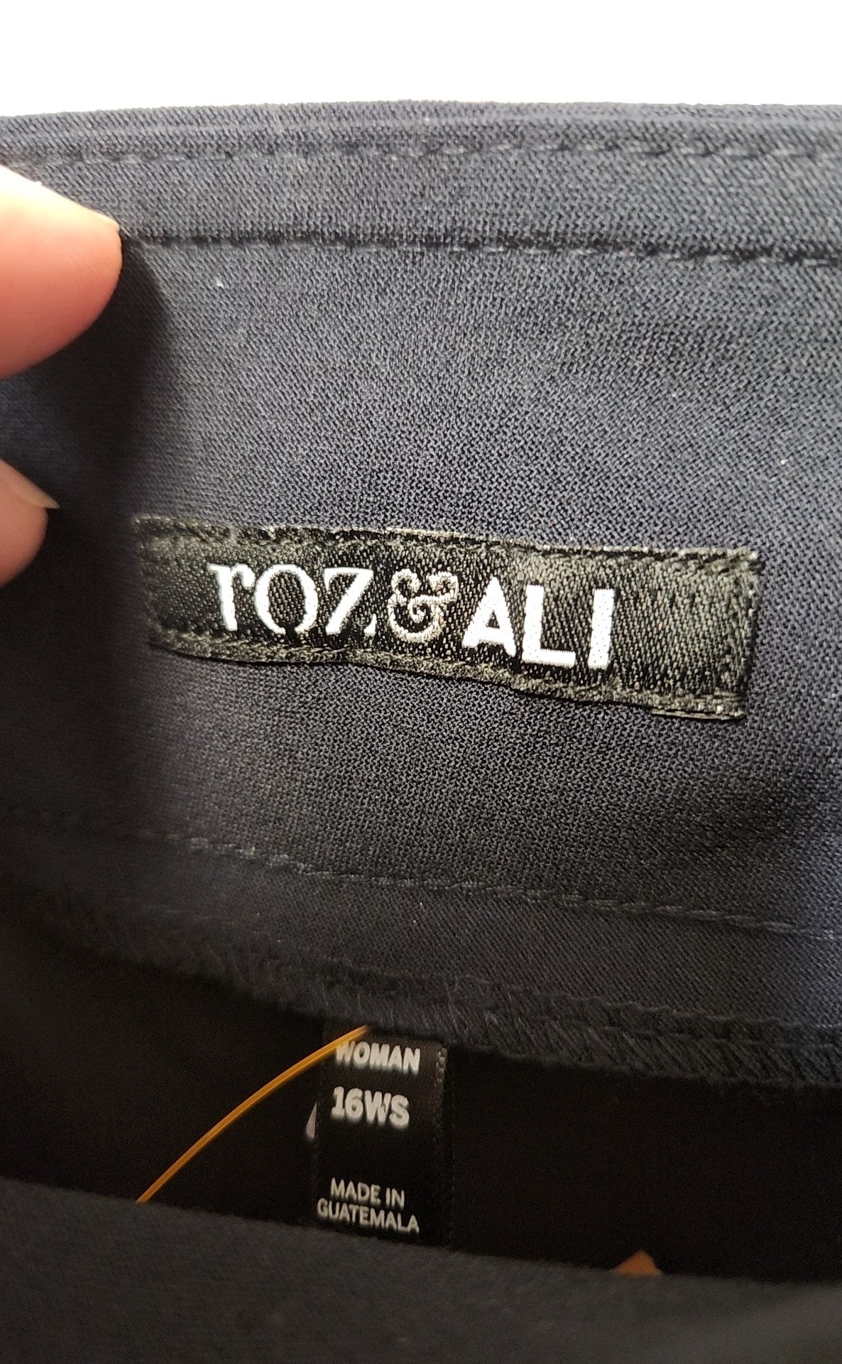 Roz & Ali Women's Size 16 Navy Pants