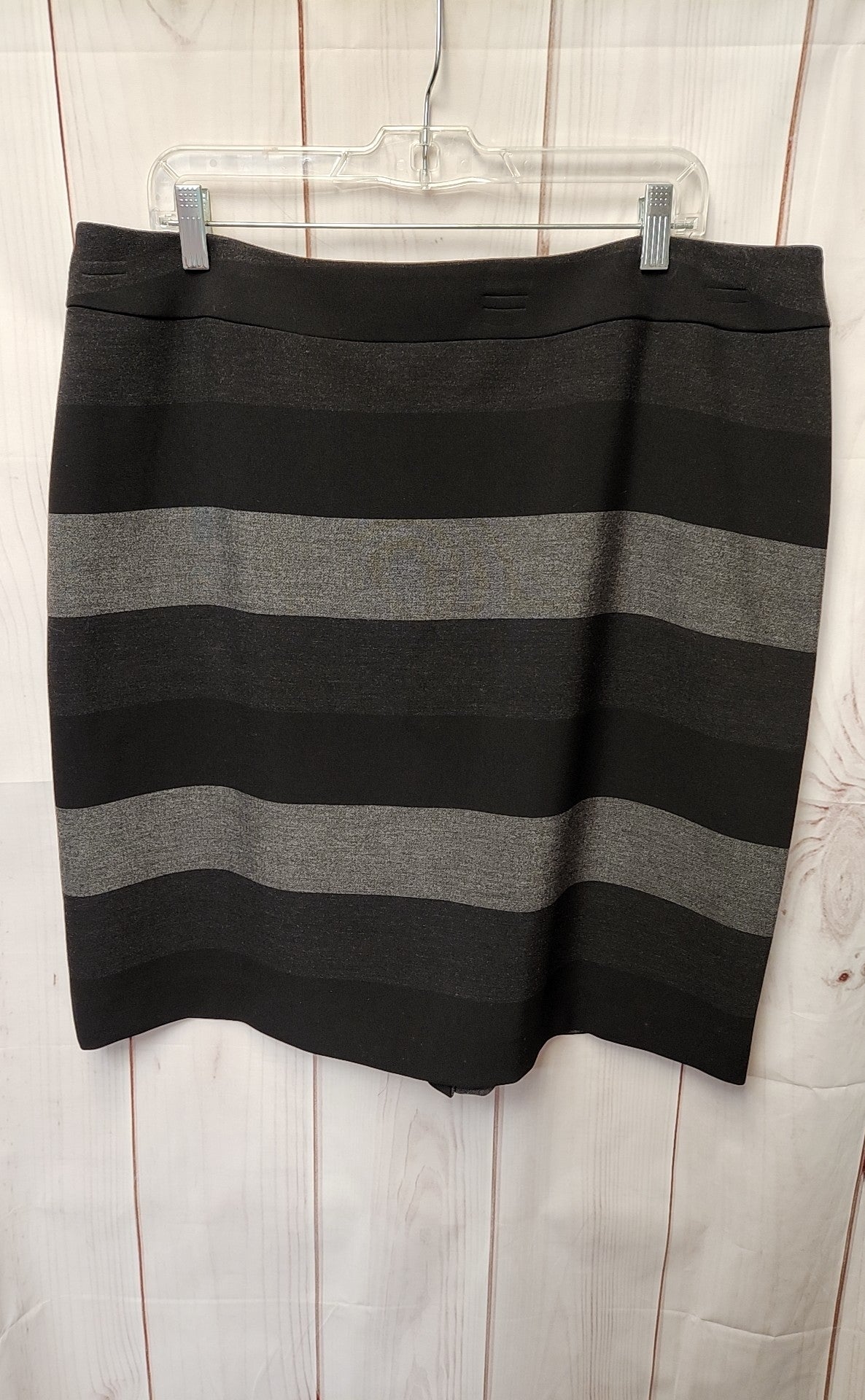 Tahari Women's Size 18 Black & Gray Skirt