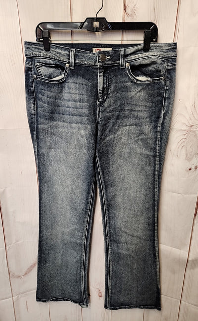 Lei Women's Size 33 (15-16) Blue Jeans Hipster Flare