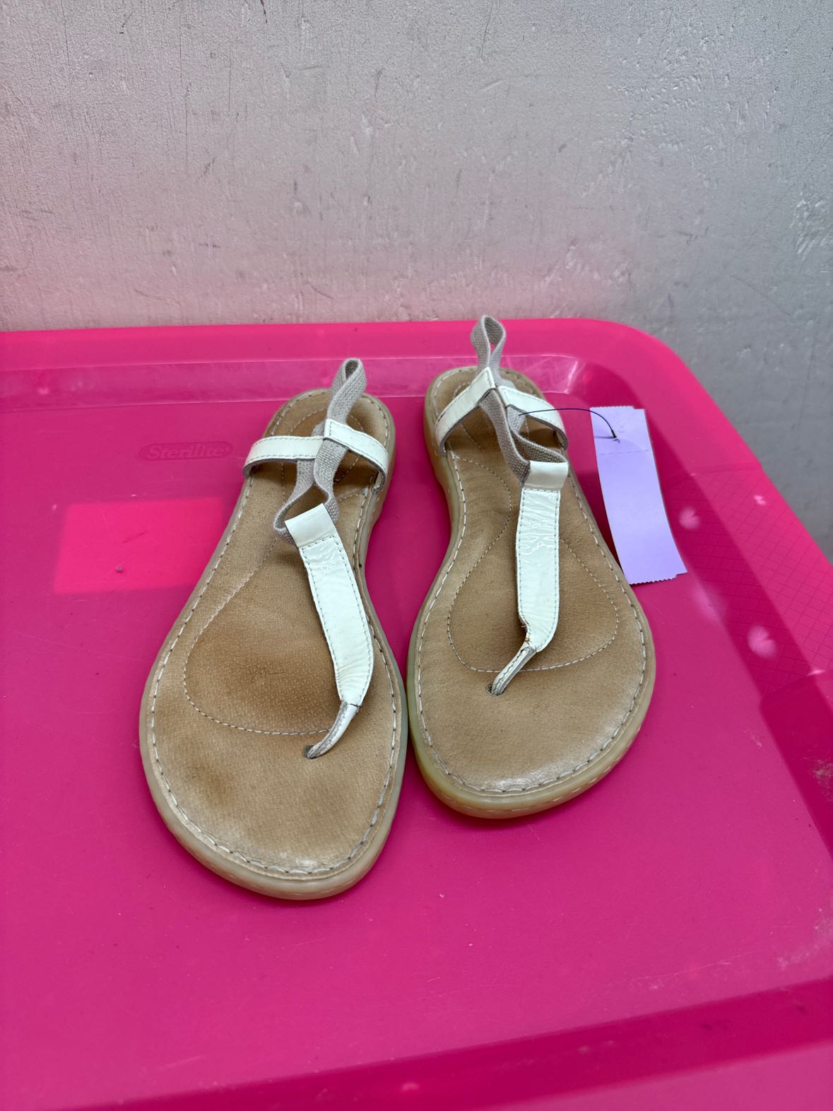 Born Women's Size 9 Tan Sandals