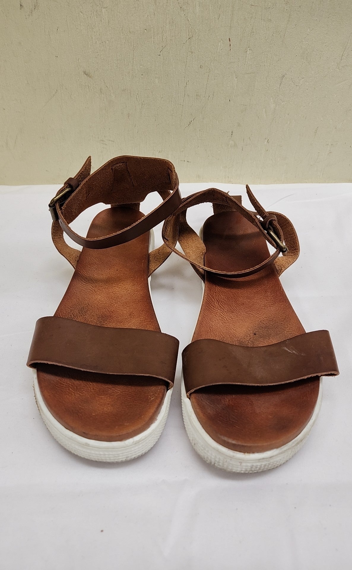 Mia Women's Size 8-1/2 Brown Sandals
