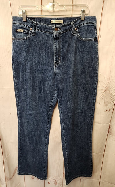 Lee Women's Size 31 (11-12) Blue Jeans Relaxed Straight Leg
