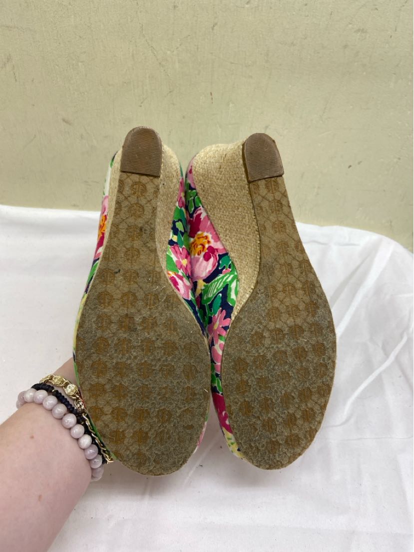 Lilly Pulitzer Women's Size 8-1/2 Navy Floral Sandals